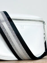 Load image into Gallery viewer, Dani Leather Handbag
