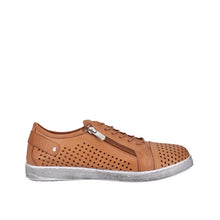 Load image into Gallery viewer, EG 17 Sneaker

