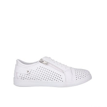 Load image into Gallery viewer, EG 17 Sneaker
