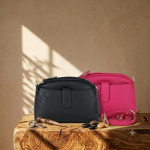 Load image into Gallery viewer, Oval Top Leather Bag 2556
