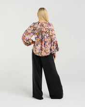Load image into Gallery viewer, Phoebe Gathered Sleeve Top
