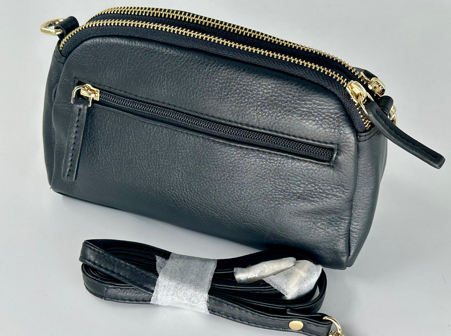 Oval Top Leather Handbag 2556