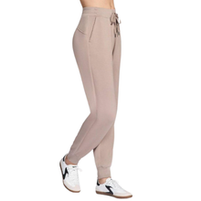 Load image into Gallery viewer, Skech Luxe Elevate Jogger
