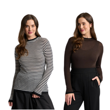 Load image into Gallery viewer, Essential Conrast Turtle Neck
