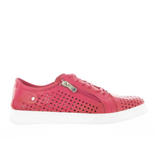Load image into Gallery viewer, EG 17 Sneaker
