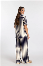 Load image into Gallery viewer, Evelyn Blouse 🆕
