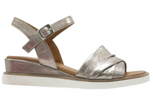 Load image into Gallery viewer, Sean Sandal
