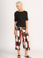 Load image into Gallery viewer, Wide Leg Cropped Trousers
