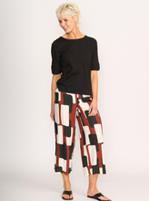 Load image into Gallery viewer, Wide Leg Cropped Trousers
