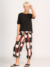 Load image into Gallery viewer, Wide Leg Cropped Trousers
