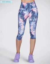 Load image into Gallery viewer, Go Walk HW Summer Rose Capri
