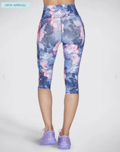 Load image into Gallery viewer, Go Walk HW Summer Rose Capri
