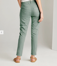 Load image into Gallery viewer, Zane Boyfriend Jean
