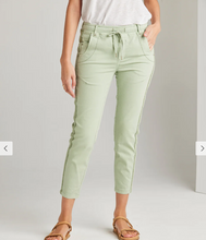 Load image into Gallery viewer, Zane Boyfriend Jean
