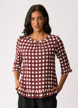 Load image into Gallery viewer, Gathered Scoop Hem Top
