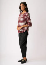 Load image into Gallery viewer, Gathered Scoop Hem Top

