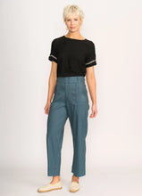 Load image into Gallery viewer, Rib Trim Step Hem Top
