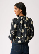 Load image into Gallery viewer, Shoulder Detail Blouse
