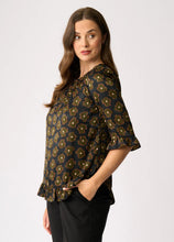 Load image into Gallery viewer, Gathered Scoop Hem Top
