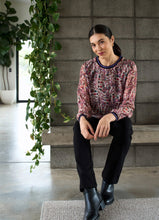 Load image into Gallery viewer, Straight Fit Trousers
