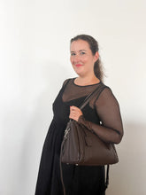 Load image into Gallery viewer, Verve Curve Bag
