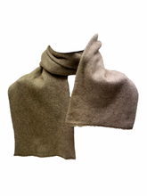 Load image into Gallery viewer, Possum Scarf No Fringe
