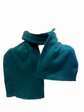 Load image into Gallery viewer, Possum Scarf No Fringe
