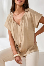 Load image into Gallery viewer, Spilt Neck Top With Tassel 🆕
