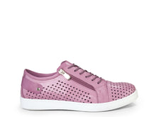 Load image into Gallery viewer, EG 17 Sneaker
